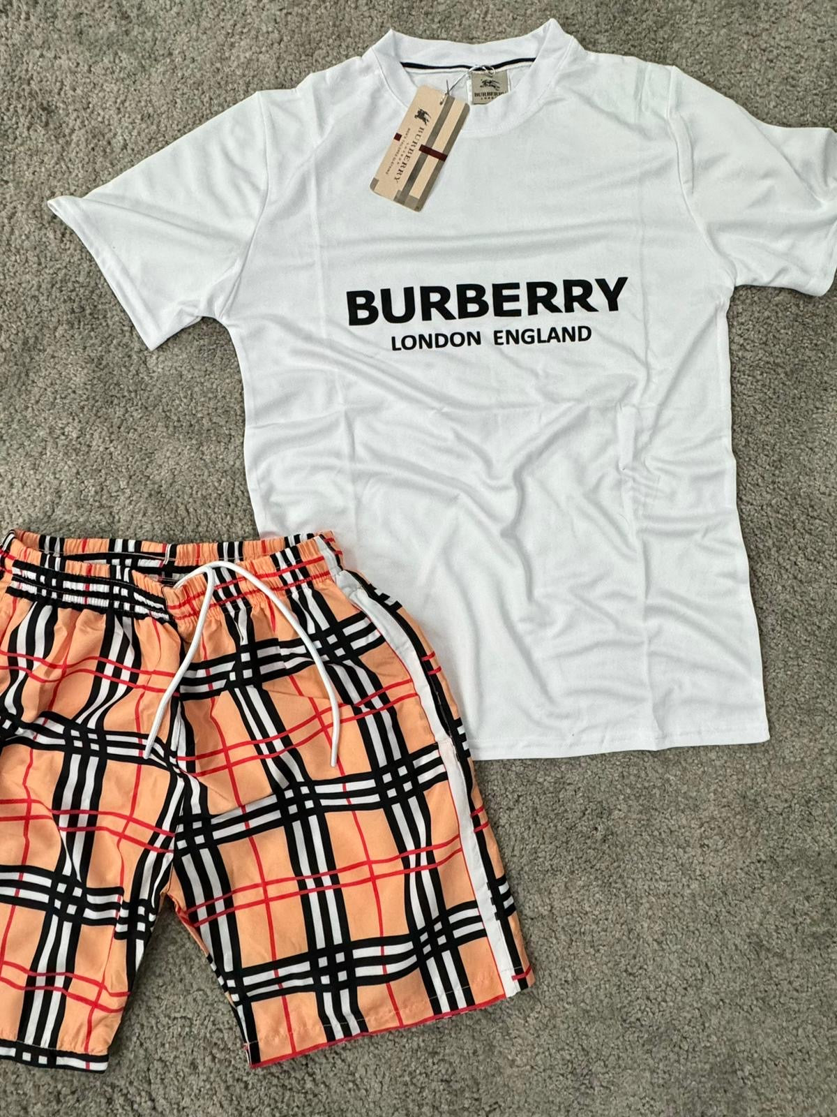 CONJUNTO BURBERRY entero